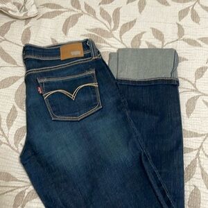 Woman’s Levi Jeans